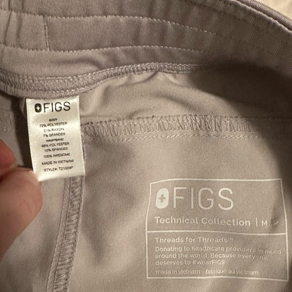 FIGS Kade Cargo Scrub Pants Tan Nude Scrub Pants Tan Nude Slate Size Medium - Picture 2 of 8